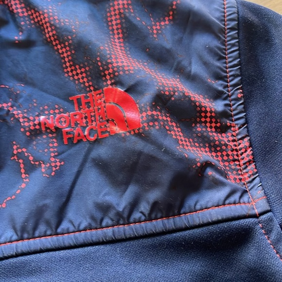 Boys North Face zip up fleece lined jacket . No tears or snags - Picture 7 of 7